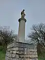 Statuia dedicată Mariei, în Creys.