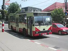 Autobuz DAC 112UDM în Târgu Jiu. Acest model a fost fabricat și sub marca Rocar