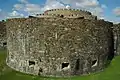 Unul dintre bastioanele semi-circulare de la Deal Castle, de pe coasta de sud a Angliei