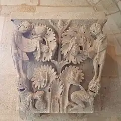 Iuda în picioare pe Lăcomie cu punga, întinde potirul Sinagogii cocoțată pe un alt demon.