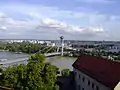 Podul SNP văzut din Castelul Bratislava