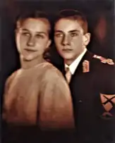 Ella Conovici cu fratele Valentin (căzut 1944) 1940