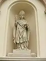 Statuia arhiepiscopului Nicolae Olahus, pe fațada seminarului teologic de la Strigonium
