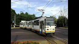 Tramvai V3A-93 al liniei 3 pe Bulevardul Expoziției
