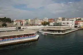 Gelibolu este port la Dardanele.