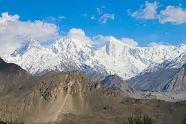 Piscul Auriu (7.027 m) văzut din Fortul Baltit