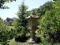 Aspect din Grădina Japoneză, amenajată în anul 1998 cu sprijinul Ambasadei Japoniei în România şi a Fundaţiei Comemorative a Expoziţiei Mondiale Japoneze.