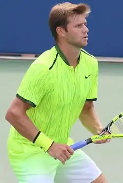 Ryan Harrisondublu masculin