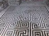 Mozaic cu meandre dintr-un tepidarium