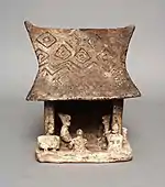 Miniatură de ceramică a unei case, probabil 200 î.Hr., Muzeul de Artă al Comitatului Los Angeles