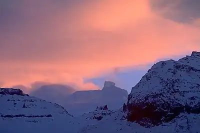 Răsărit de soare cu foc