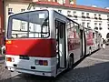 Autobuz Ikarus 280 ca și cele folosite în Baia Mare.