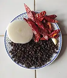 Ingrediente pentru salsa de furnici chicatanas