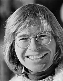 John Denver, cântăreț și compozitor american de muzică country și folk