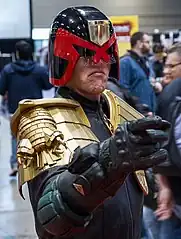 Personajul principal din Judge Dredd (cosplay)