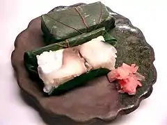 Kakinoha  frunze de (Kaki) sushi (柿の葉寿司)