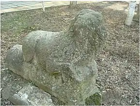 Leu funerar (sculptură romană găsită la Cisteiu de Mureş, în prezent aşezată în faţa şcolii "Lucian Blaga" din Ocna Mureş)