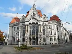 Fațada principală, spre vest