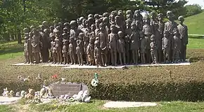 Memorialul ridicat în amintirea copiilor uciși în 1942