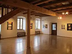 Stâlpi și grinzi de lemn