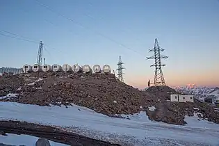 „Butoaie” lângă stația Garabashi, la 3.700 m