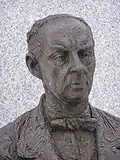 Sándor Márai (detaliu statuie, Košice, Slovacia)