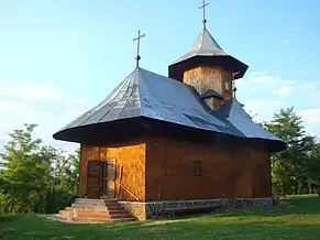 Mănăstirea Cerggău Mic-biserica de lemn
