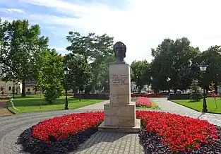 Bustul lui Mihai Eminescu din Piața 1848