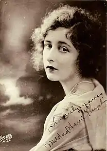Mildred Harris, actriță americană, prima soție a lui  Charlie Chaplin