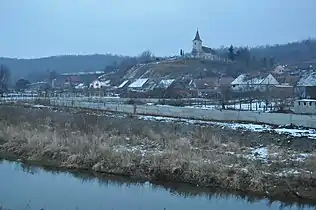 Biserica din depărtare