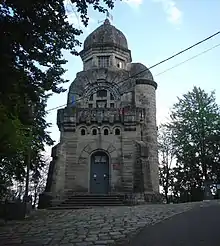 „Spuneți generațiilor viitoare că noi ne-am făcut datoria !”—Text aflat pe frontispiciul monumentului