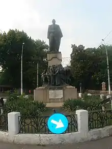 Monumentul lui Alexandru Ioan Cuza în rotonda din fața Grădinii Publice din Galați