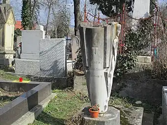 Cimitirul Hajongard, Parcela II. b. Nr. topo: 56