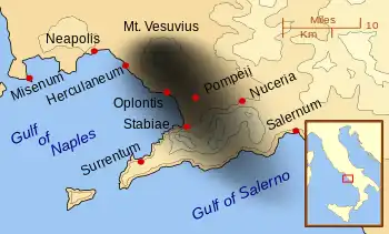 Misenum și Golful Napoli în anul 79 d.Hr., la momentul erupției vulcanului Vezuviu. Norul negru reprezintă răspândirea zgurii și cenușii (piroclaste). Sunt reprezentate liniile moderne ale coastei.