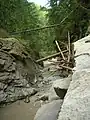 Defileul Bolovănişului-Canalul de fugă al cascadei de la intrarea în defileu