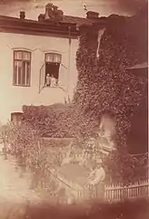Curtea casei în anul 1894