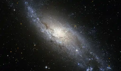 Galaxia NGC 406 situată la 65 de milioane de ani-lumină de Terra