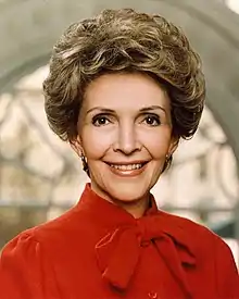 6 martie: Nancy Reagan, soția președintelui american Ronald Reagan