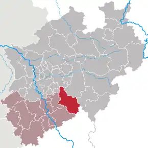 Amplasarea districtului Oberbergischer Kreis (roșu închis) în regiunea admin. Köln (roșu deschis) și în Renania de Nord - Westfalia
