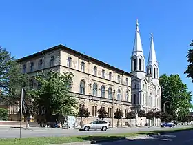 Internatul și biserica Notre Dame