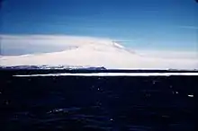 Muntele Erebus în decembrie 1955