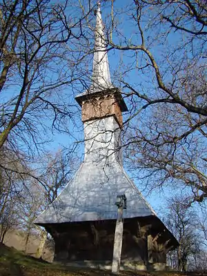 Biserica de lemn „Sfinții Arhangheli Mihail și Gavriil”