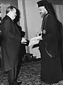Francisc Păcurariu îi prezintă scrisorile de acreditare arhiepiscopului Makarios - Nicosia, 1968