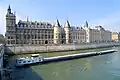 Conciergerie, dinspre Sena