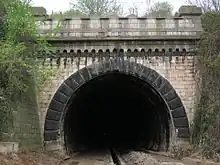 Portalul de est al tunelului (aprilie 2012)