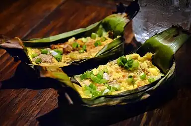 Ouă de furnici într-o omletă de ouă de găină