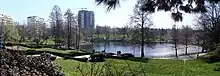 Parcul Circului cu lacul, văzute dinspre intrarea din Bd. Lacul Tei