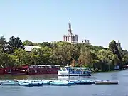 Casa Presei Libere văzută din Parcul Herăstrău