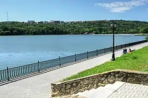 Parcul și lacul „Valea Morilor”