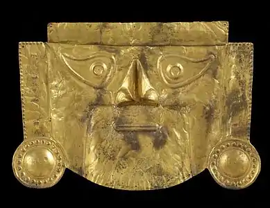 Mască funerară e aur, din Peru ce se află în Walters Art Museum din Baltimore, Statele Unite ale Americii